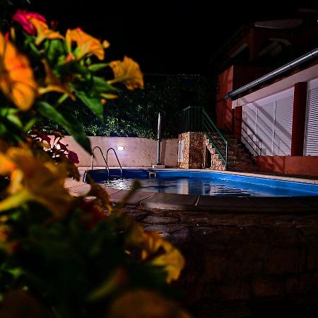 Guesthouse Dila Galovac  Bagian luar foto