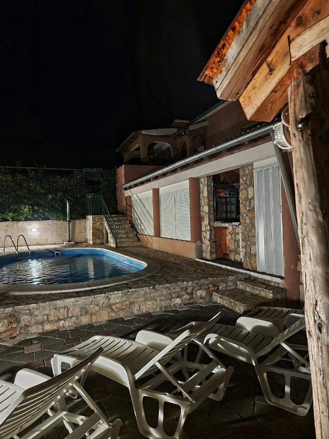 Guesthouse Dila Galovac  Bagian luar foto