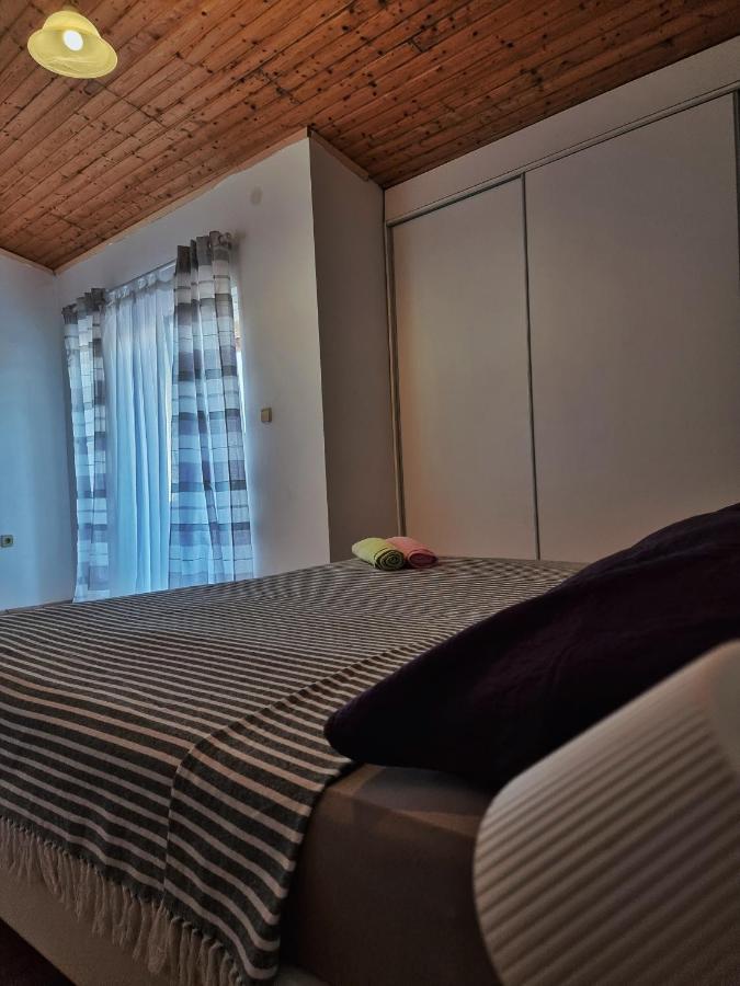 Guesthouse Dila Galovac  Bagian luar foto