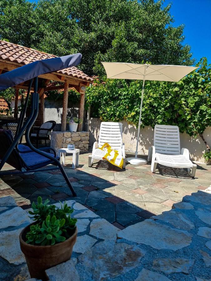 Guesthouse Dila Galovac  Bagian luar foto