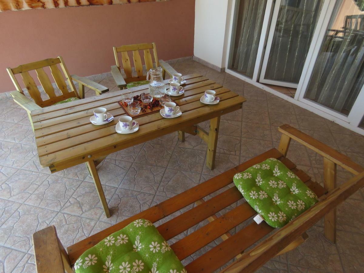 Guesthouse Dila Galovac  Bagian luar foto