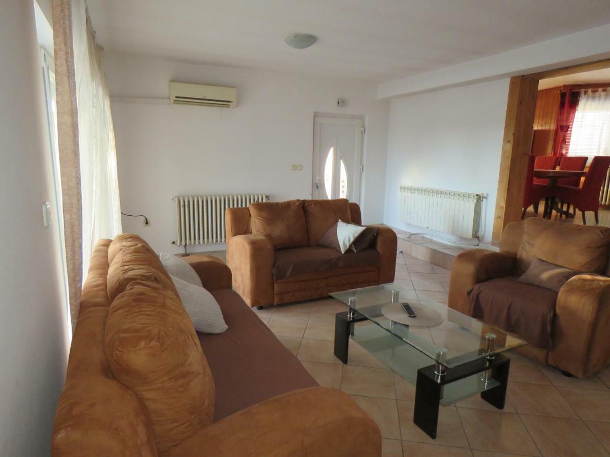 Guesthouse Dila Galovac  Bagian luar foto
